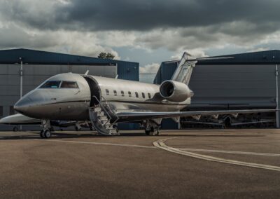 CHALLENGER 604