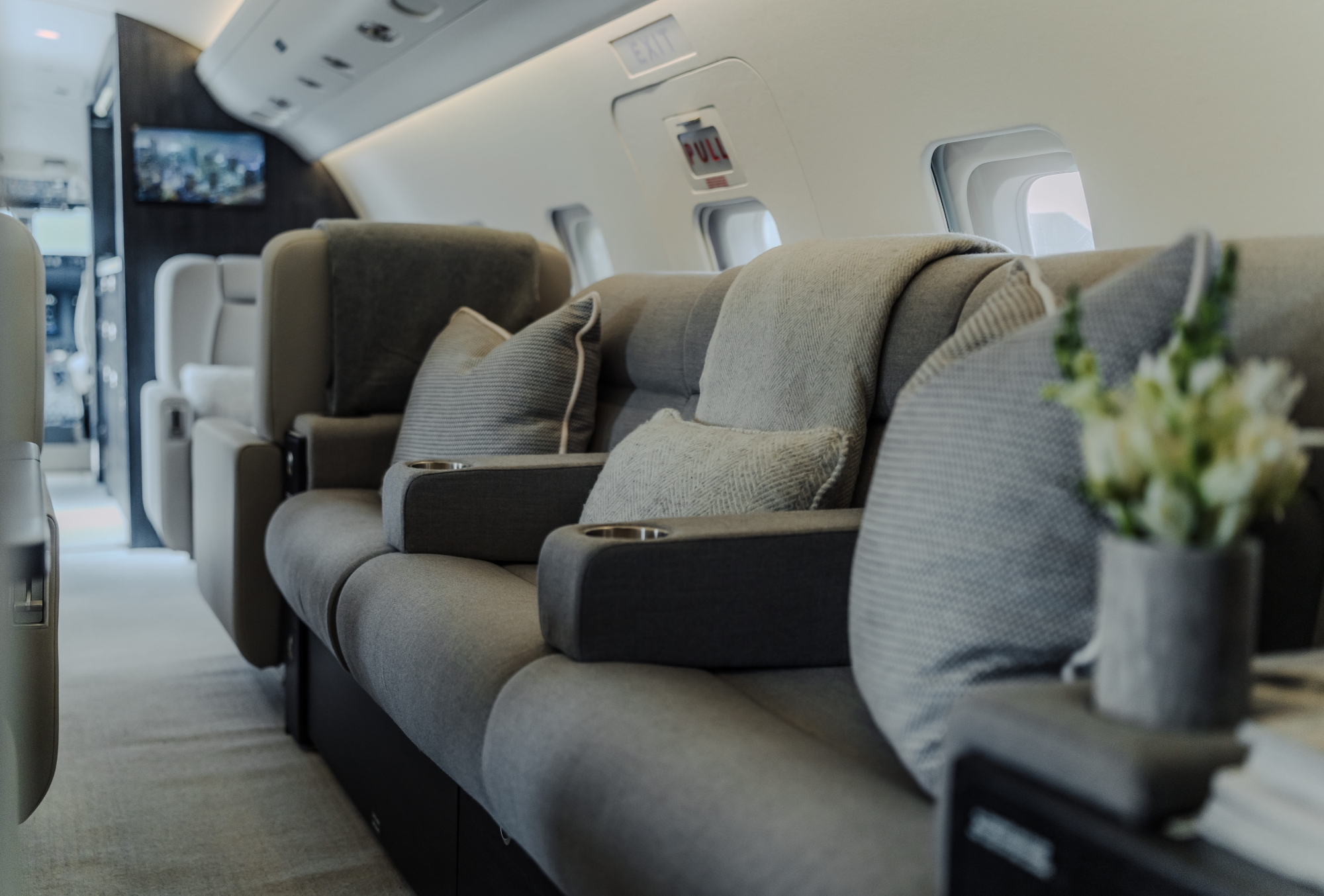 Challenger 604 loro piana divan