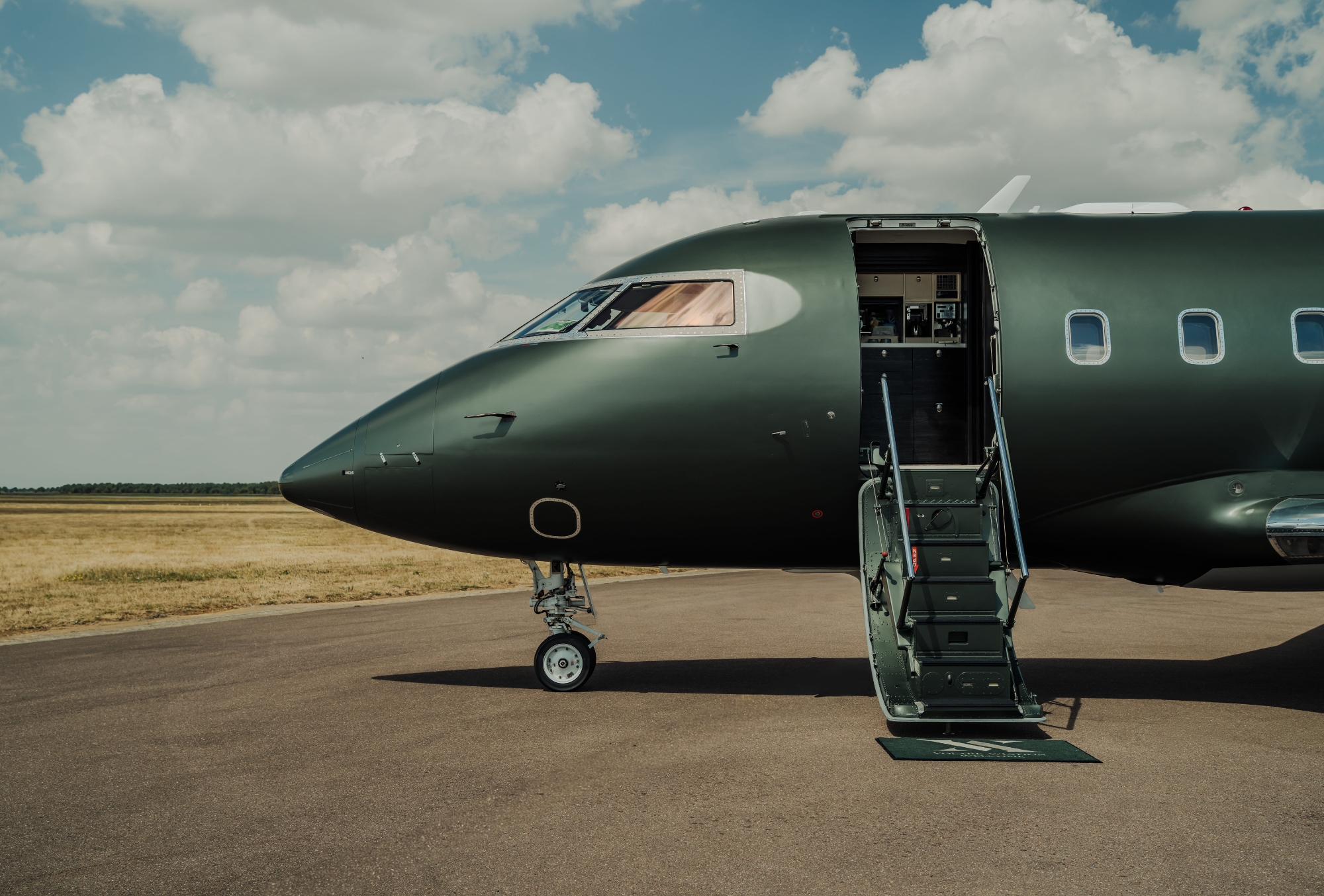 bombardier exterior